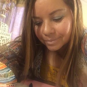 Meet your Posher, Nila